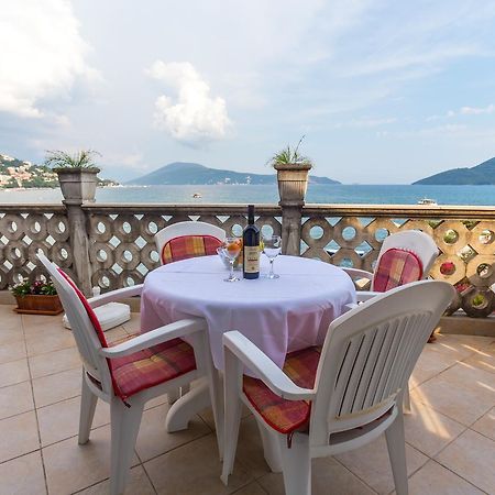 Sea Line Apartments Херцег-Нови Экстерьер фото
