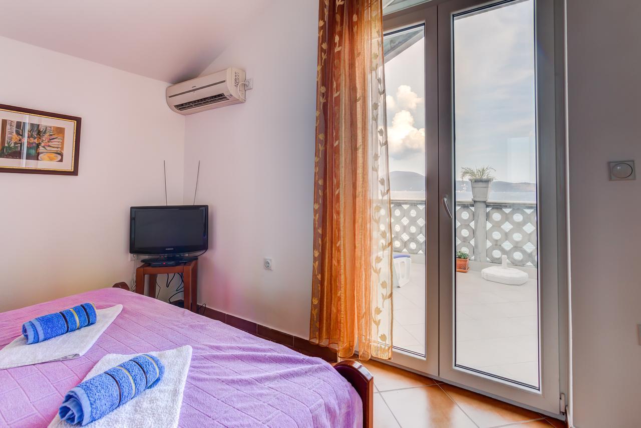 Sea Line Apartments Херцег-Нови Экстерьер фото