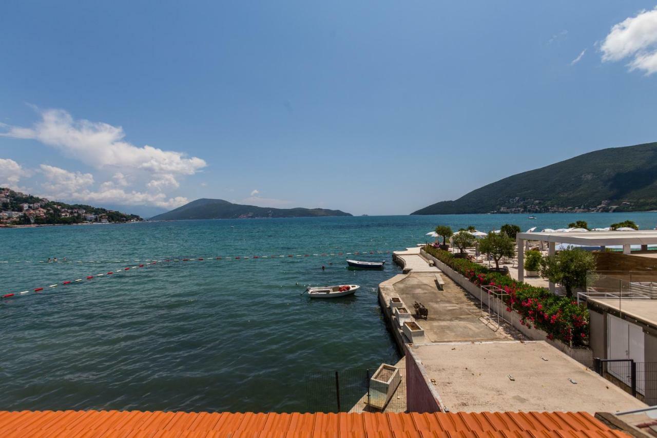 Sea Line Apartments Херцег-Нови Экстерьер фото