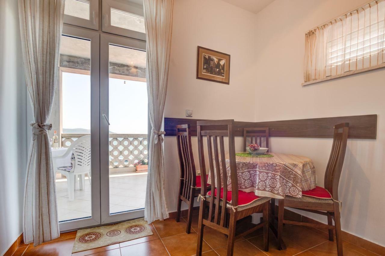 Sea Line Apartments Херцег-Нови Экстерьер фото